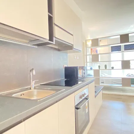 Emilia 6 Apartment