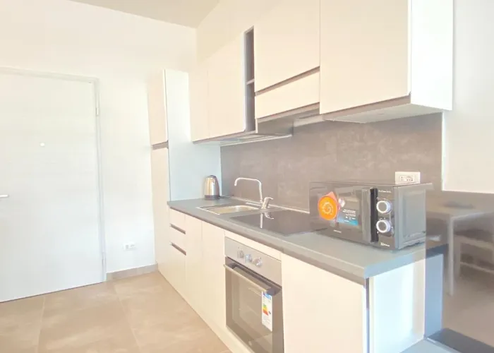 Apartment Emilia 6 *