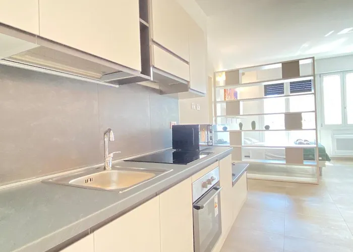 Emilia 6 Apartment